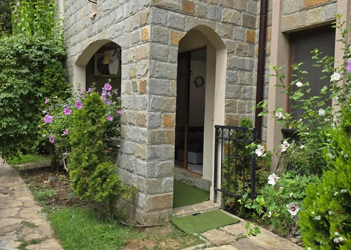 Cascadas Family Pool View *