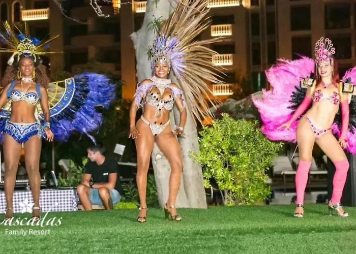 Cascadas Family Pool View 公寓 *