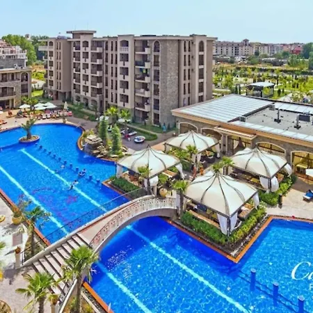 Cascadas Family Pool View דירה