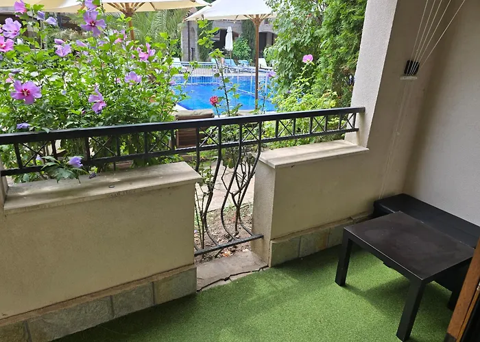 Cascadas Family Pool View Lägenhet Slăntjev Brjag