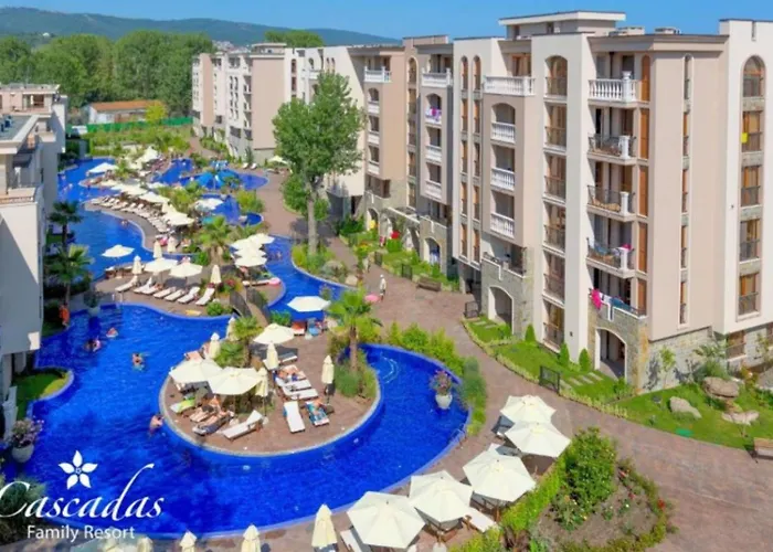Cascadas Family Pool View Slăntjev Brjag